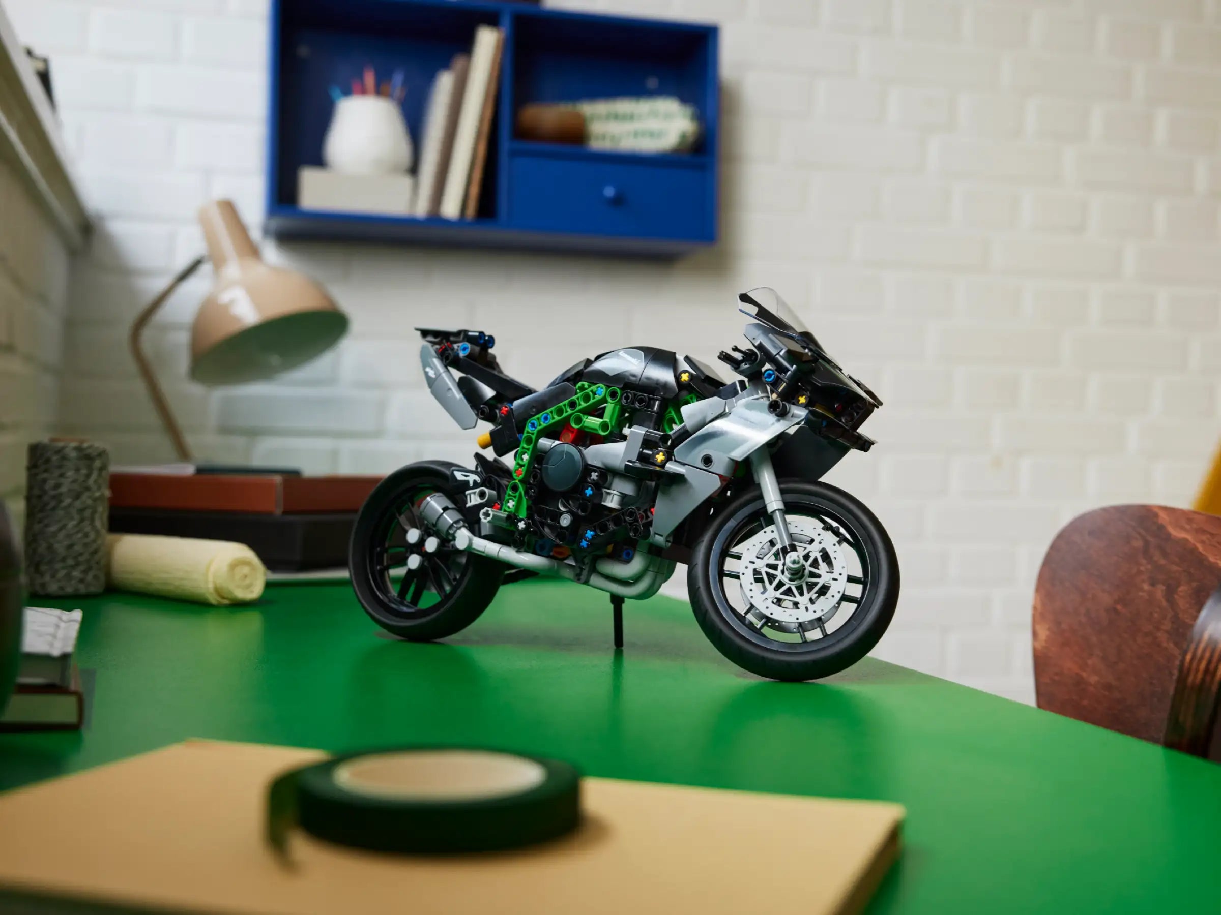 LEGO 42170 Kawasaki Ninja H2R