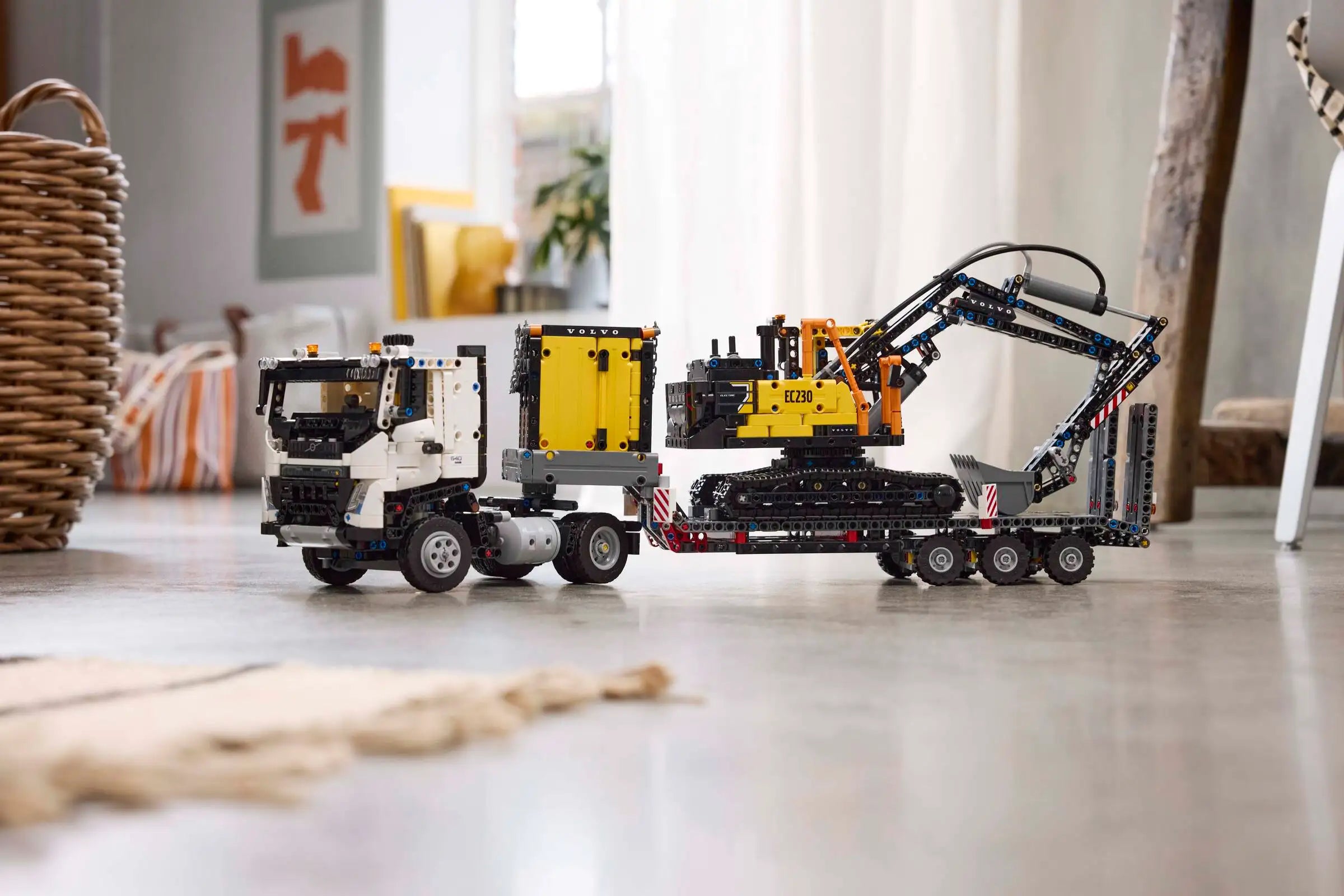 LEGO 42175 Volvo FMX Truck & EC230 Electric Excavator