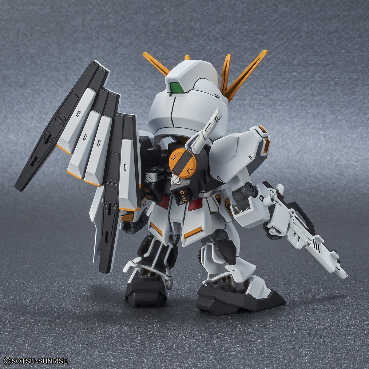 SD Gundam EX-Standard v Gundam